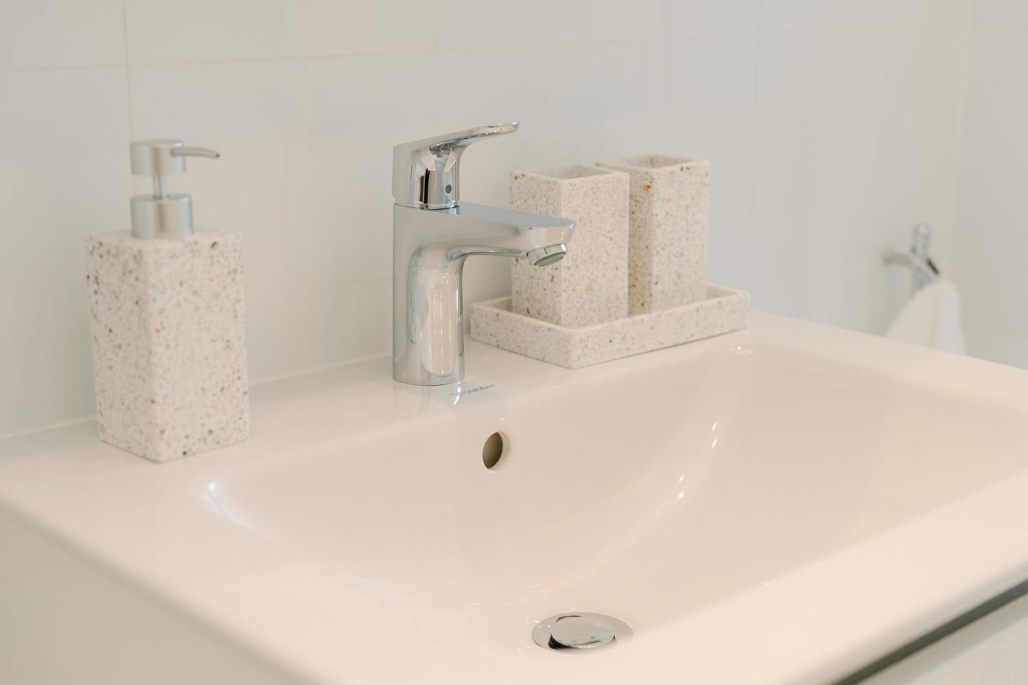 Comfy For 4-6, 5 Min To Center, No Lift Currently Apartment Wien